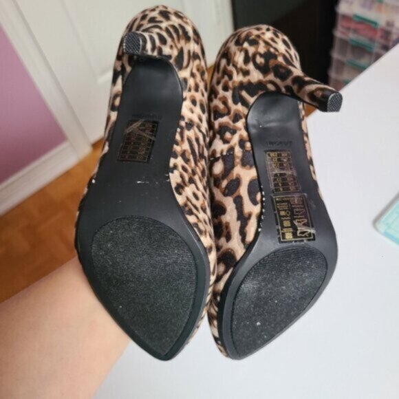 NWT Forever 21 Pointy Toe Animal Print Leopard Print Heels size 6 - Picture 8 of 8